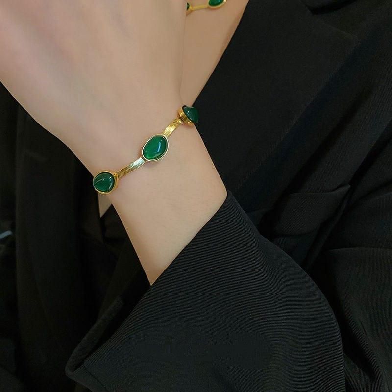 👑Queen’s Grace Green Pendant Necklace Set with Bracelet ✨💚