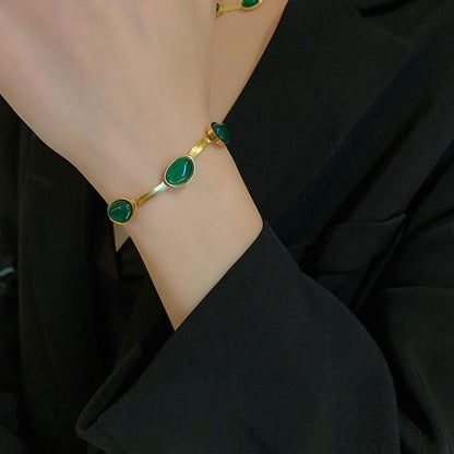 👑Queen’s Grace Green Pendant Necklace Set with Bracelet ✨💚