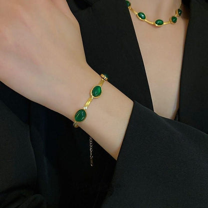👑Queen’s Grace Green Pendant Necklace Set with Bracelet ✨💚